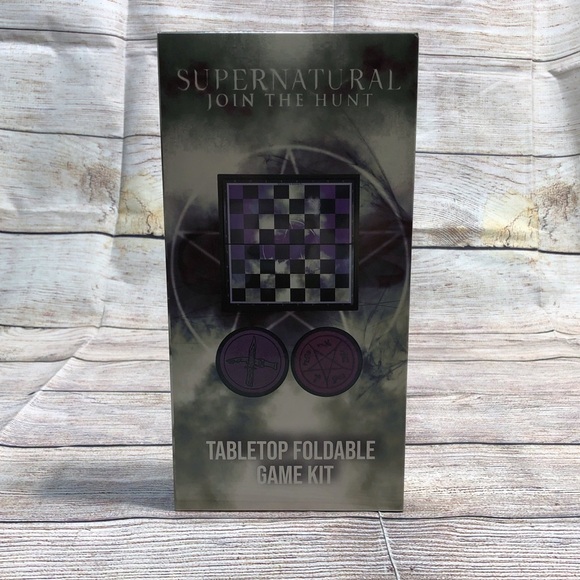 Culturefly Exc Supernatural TableTop Foldable Game Kit ( Checkers ) Winchester - Picture 2 of 12
